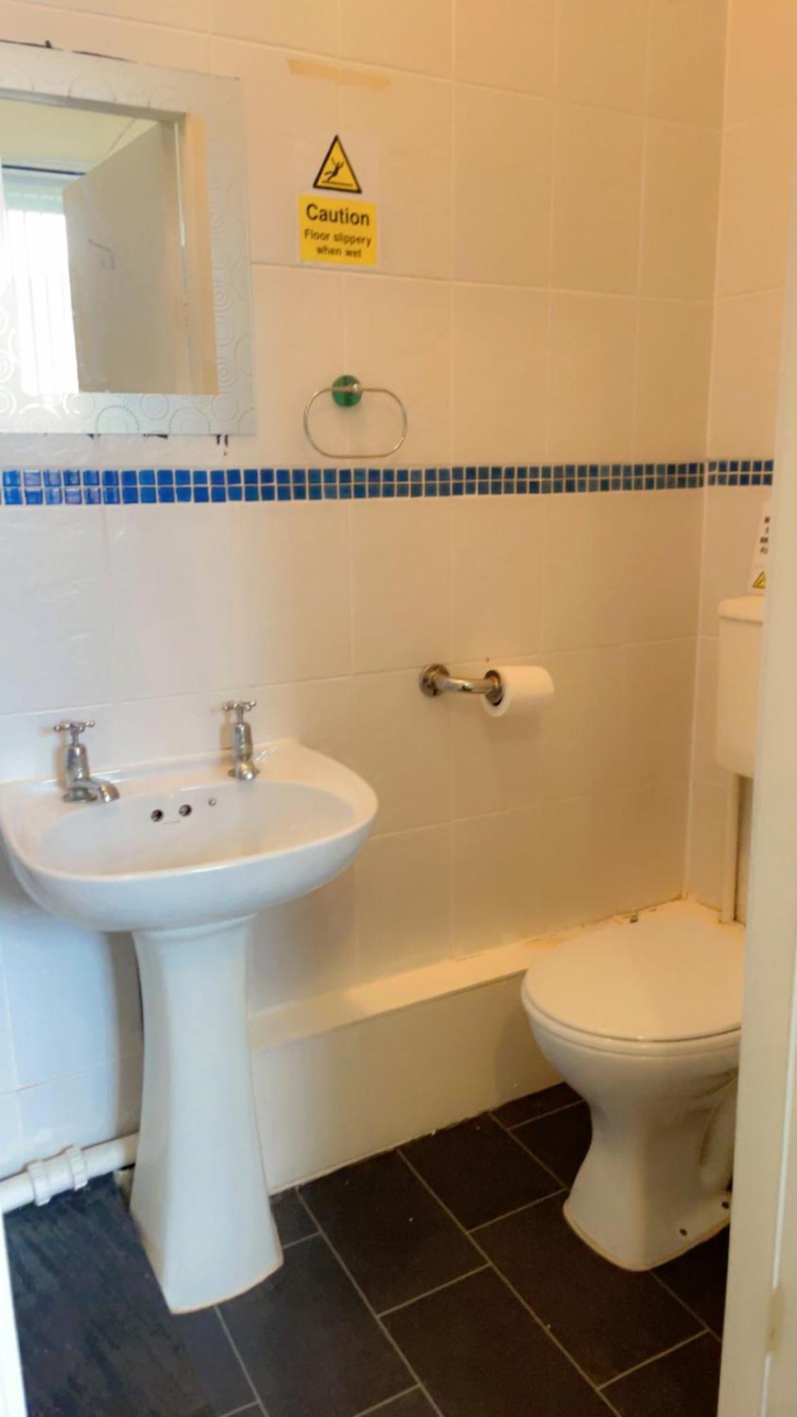 Fern Villa Hotel - Albert Road Блекпул Екстериор снимка