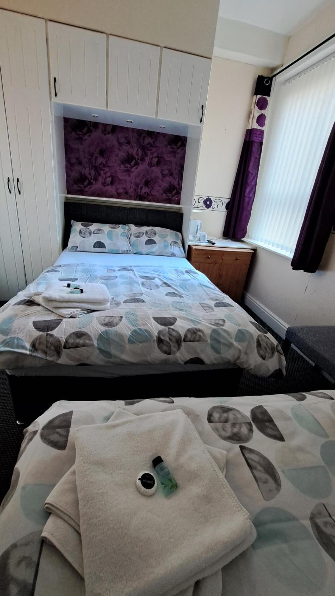 Fern Villa Hotel - Albert Road Блекпул Екстериор снимка
